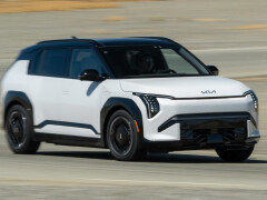 2027 Kia EV3 GT-Line AWD Delivers 5.6-Second 0–60 MPH Time and 236-Mile Highway Range in First Test pic #10696