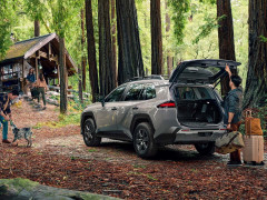 Toyota's Japanese RAV4 PHEV Can Sustain Household Power for Nearly a Week pic #6913