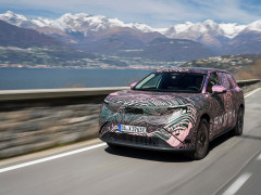 Skoda Unveils Its Largest Electric SUV Featuring Innovative Firsts pic #7537