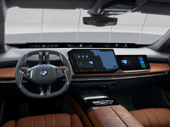 BMW Enhances 7 Series with Major Interior Revamp and Extended Electric Range pic #7824