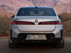 BMW Enhances 7 Series with Major Interior Revamp and Extended Electric Range pic #7830