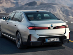 BMW Enhances 7 Series with Major Interior Revamp and Extended Electric Range pic #7837