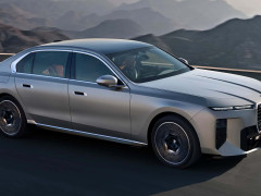 BMW Enhances 7 Series with Major Interior Revamp and Extended Electric Range pic #7842