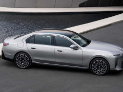 BMW Enhances 7 Series with Major Interior Revamp and Extended Electric Range pic #7843