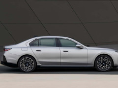 BMW Enhances 7 Series with Major Interior Revamp and Extended Electric Range pic #7844