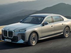 BMW Enhances 7 Series with Major Interior Revamp and Extended Electric Range pic #7848