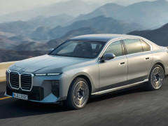 BMW Enhances 7 Series with Major Interior Revamp and Extended Electric Range pic #7849