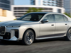 BMW Enhances 7 Series with Major Interior Revamp and Extended Electric Range pic #7850