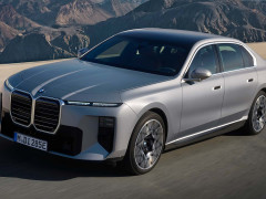 BMW Enhances 7 Series with Major Interior Revamp and Extended Electric Range pic #7852