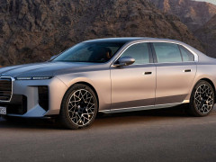 BMW Enhances 7 Series with Major Interior Revamp and Extended Electric Range pic #7854