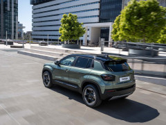 Jeep Avenger Refresh Adds a Revised Gasoline Motor and Retains Its Stick Shift pic #8045
