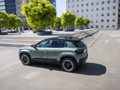 Jeep Avenger Refresh Adds a Revised Gasoline Motor and Retains Its Stick Shift pic #8047
