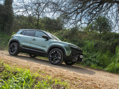 Jeep Avenger Refresh Adds a Revised Gasoline Motor and Retains Its Stick Shift pic #8048