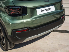 Jeep Avenger Refresh Adds a Revised Gasoline Motor and Retains Its Stick Shift pic #8058