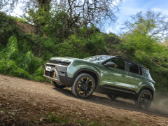 Jeep Avenger Refresh Adds a Revised Gasoline Motor and Retains Its Stick Shift pic #8088