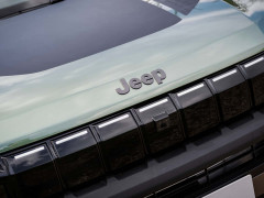 Jeep Avenger Refresh Adds a Revised Gasoline Motor and Retains Its Stick Shift pic #8092