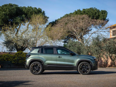 Jeep Avenger Refresh Adds a Revised Gasoline Motor and Retains Its Stick Shift pic #8095
