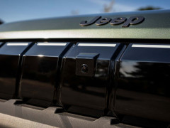 Jeep Avenger Refresh Adds a Revised Gasoline Motor and Retains Its Stick Shift pic #8100