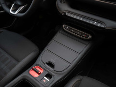 Jeep Avenger Refresh Adds a Revised Gasoline Motor and Retains Its Stick Shift pic #8107