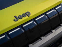 Jeep Avenger Refresh Adds a Revised Gasoline Motor and Retains Its Stick Shift pic #8119
