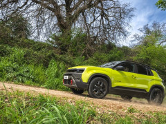 Jeep Avenger Refresh Adds a Revised Gasoline Motor and Retains Its Stick Shift pic #8123