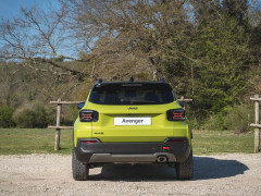 Jeep Avenger Refresh Adds a Revised Gasoline Motor and Retains Its Stick Shift pic #8143