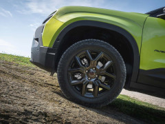 Jeep Avenger Refresh Adds a Revised Gasoline Motor and Retains Its Stick Shift pic #8146
