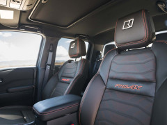 Nissan Doubles Down on the V6, Keeping the Frontier Six-Cylinder Formula Alive pic #8486