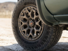 Nissan Doubles Down on the V6, Keeping the Frontier Six-Cylinder Formula Alive pic #8493
