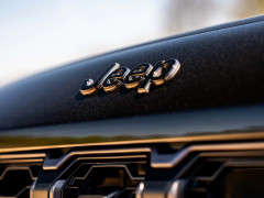 Jeep Brings Trailhawk Back to the Grand Cherokee for 2027 pic #8543