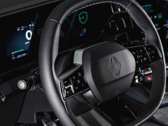 Renault Refreshes the Megane EV With New Styling, Longer Driving Range pic #8570