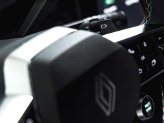Renault Refreshes the Megane EV With New Styling, Longer Driving Range pic #8572