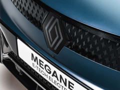 Renault Refreshes the Megane EV With New Styling, Longer Driving Range pic #8587