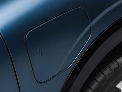 Renault Refreshes the Megane EV With New Styling, Longer Driving Range pic #8594