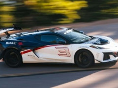 Corvette ZR1X Claims the Pikes Peak Production-Car Benchmark pic #8616