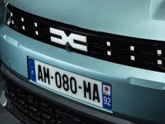 Dacia's Striker Brings Affordable Versatility to the European Market pic #8724