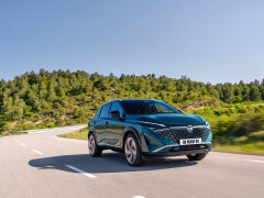 Nissan Qashqai e-POWER Claims Guinness Mileage Crown on One Fuel Fill pic #9129