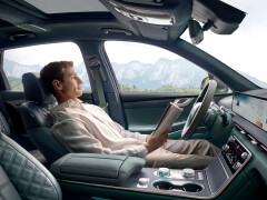 Genesis Debuts Its First-Ever Hybrid SUV pic #9274