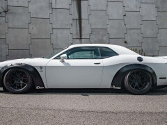Liberty Walk Turns a Dodge Challenger Into a Jet-Inspired Widebody Showpiece pic #9325