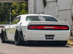 Liberty Walk Turns a Dodge Challenger Into a Jet-Inspired Widebody Showpiece pic #9326
