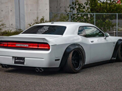 Liberty Walk Turns a Dodge Challenger Into a Jet-Inspired Widebody Showpiece pic #9328