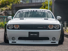 Liberty Walk Turns a Dodge Challenger Into a Jet-Inspired Widebody Showpiece pic #9330