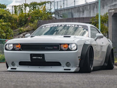 Liberty Walk Turns a Dodge Challenger Into a Jet-Inspired Widebody Showpiece pic #9331