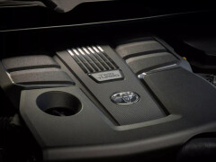 Power boost: refreshed Toyota Land Cruiser 300 Hybrid revealed pic #9379