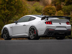 Ford Mustang Dark Horse SC Delivers 795 Horsepower and 10-Second Drag Times in First Testing pic #9764