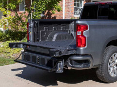Chevrolet Limits Multi-Flex Tailgate to Three Silverado Trims for 2027 pic #9922