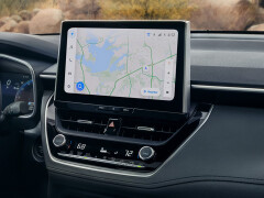 2026 Toyota Corolla Cross Debuts With Refreshed Styling and a 10.5-Inch Screen pic #9998