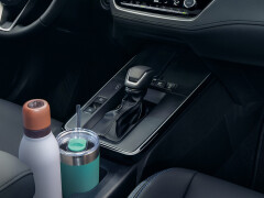 2026 Toyota Corolla Cross Debuts With Refreshed Styling and a 10.5-Inch Screen pic #9999