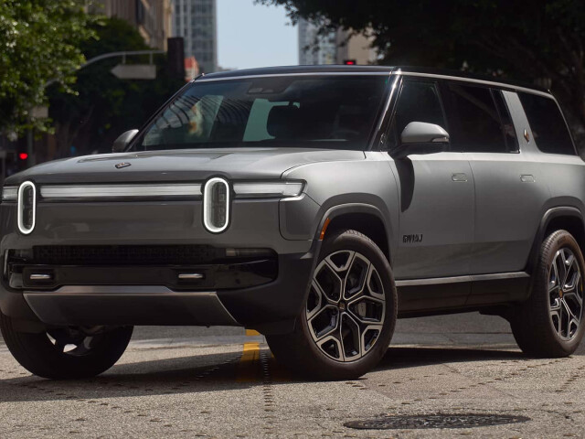 Rivian R1S II photo 209999