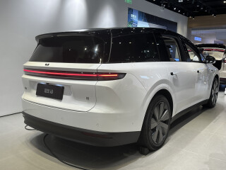 Li Auto i8